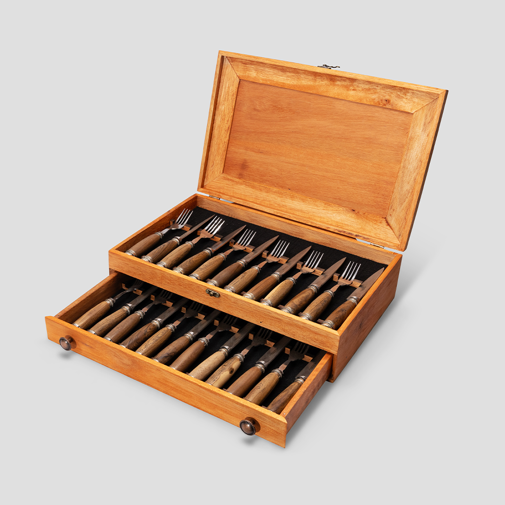 cutlery set for 12