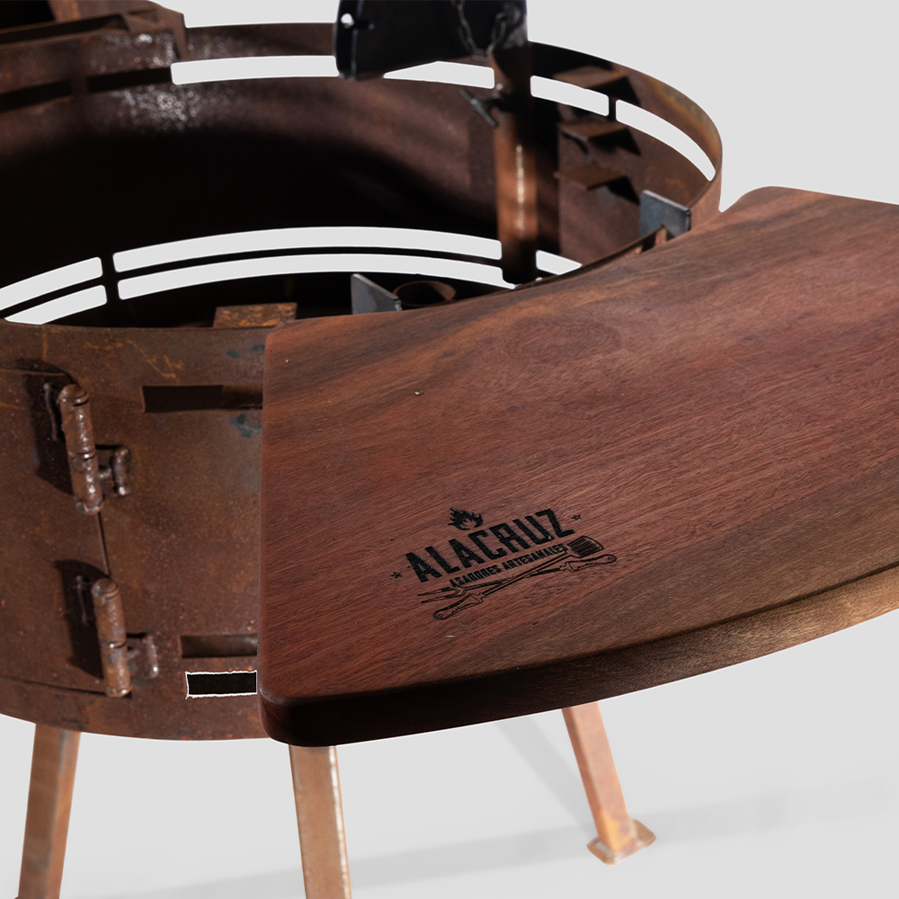 Porteña grill wood table